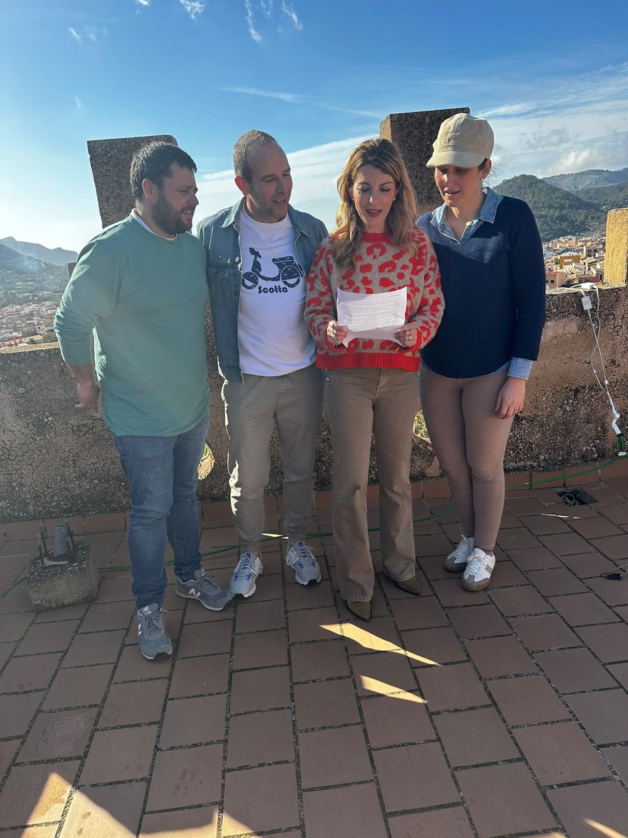 AjAndratx's tweet photo. Avui hem dut a terme l'encesa de la Torre del Sagrament i la lectura del manifest pels Drets Humans, participant en l'encesa de Torres, talaies i talaiots de la Mediterrànea 2025🌍

A les 18.30h es durà a terme la segona encesa🙏🏻 https://t.co/QYO1heT4pv