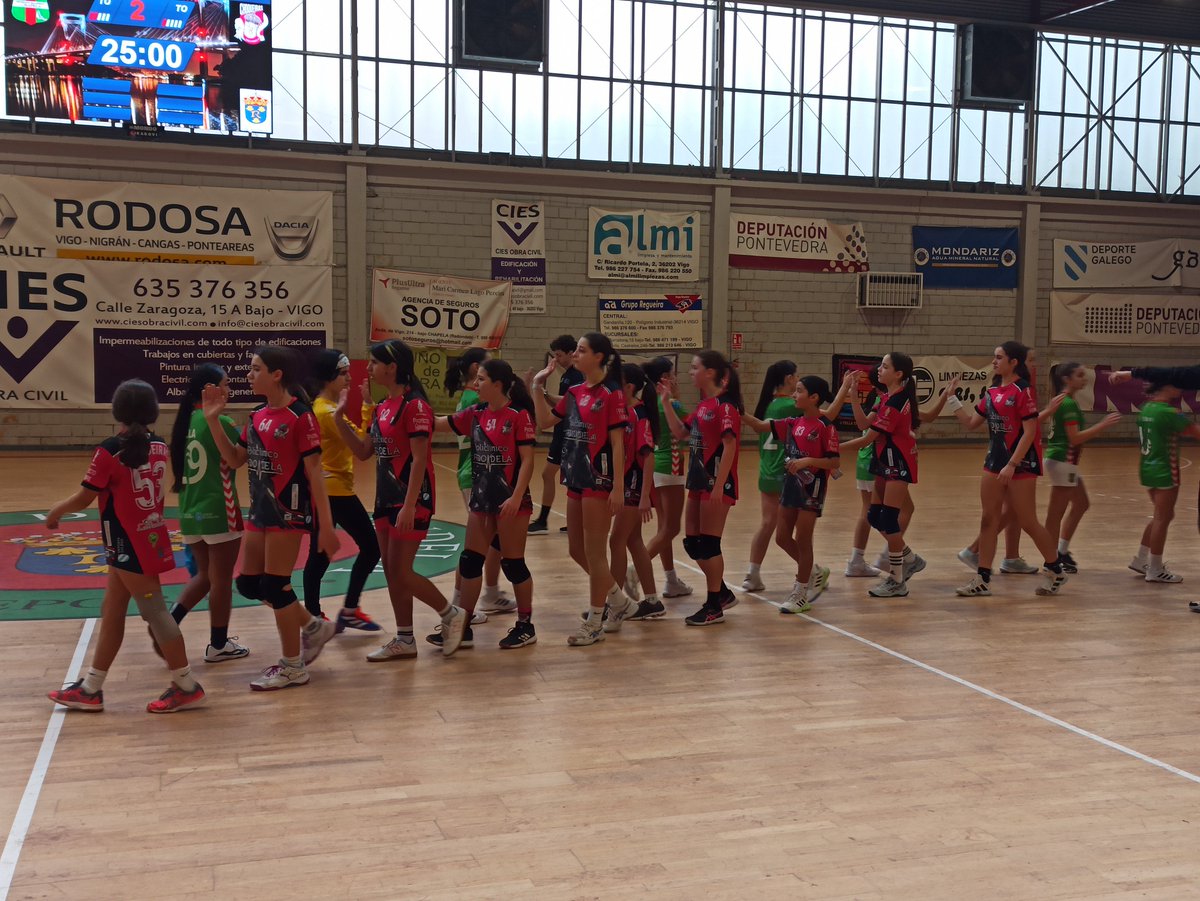 CB_ChapelaWeb's tweet photo. Mala sorte das nosas infantís femininas ante as Choqueiras. Fixeron un bo encontro, pero pagaron a mala puntería (14-18). Moi boa progresión das rapazas!! Seguimos con esa actitude!! Moi ben!! 
#imoschapela #vermelloeverde #sonolasetta https://t.co/tti0rCSf2v