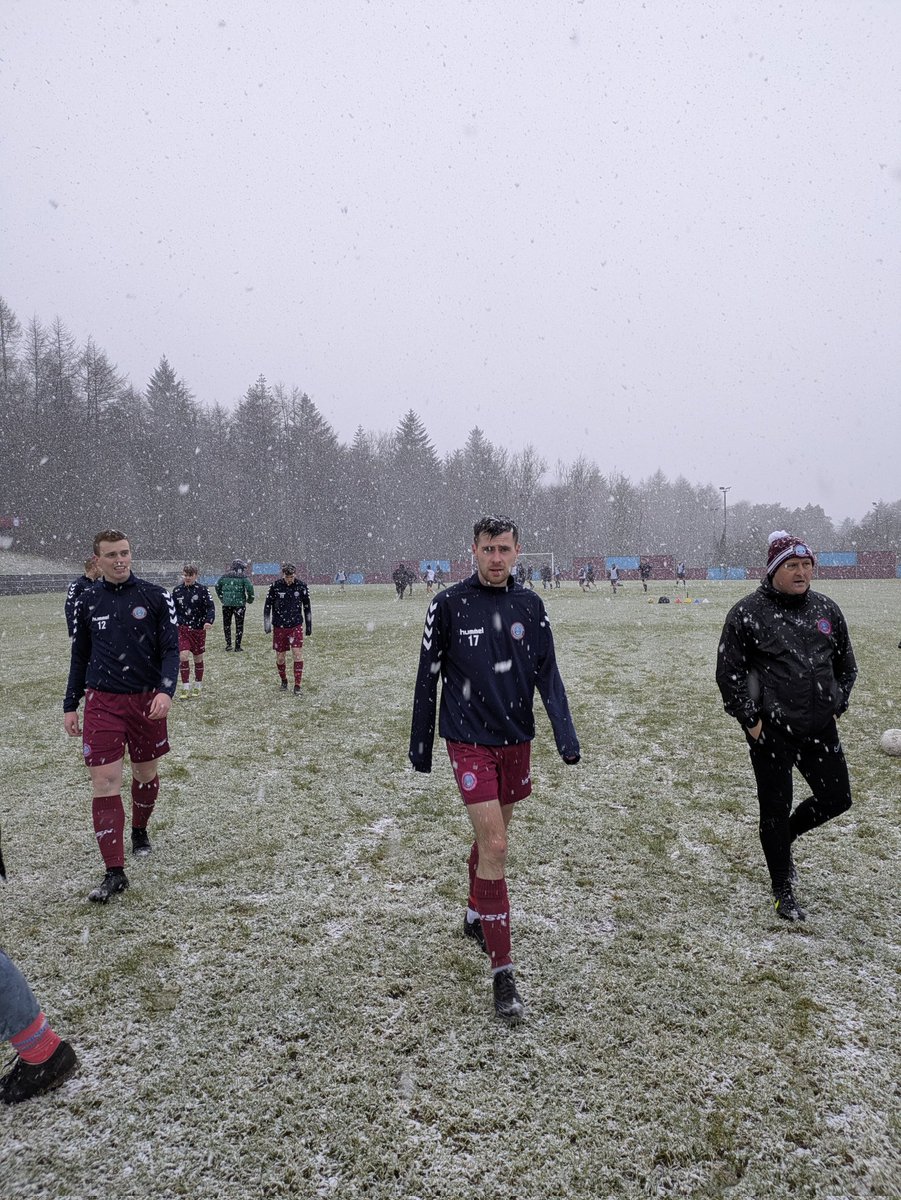 cumbernauldjfc's tweet photo. The snow has arrived at Guys Meadow. The match is referee delaying kick off by ten mins, see how wee  stand , will keep you all posted 🔵⚽🟣 https://t.co/ZEBt5OfztB