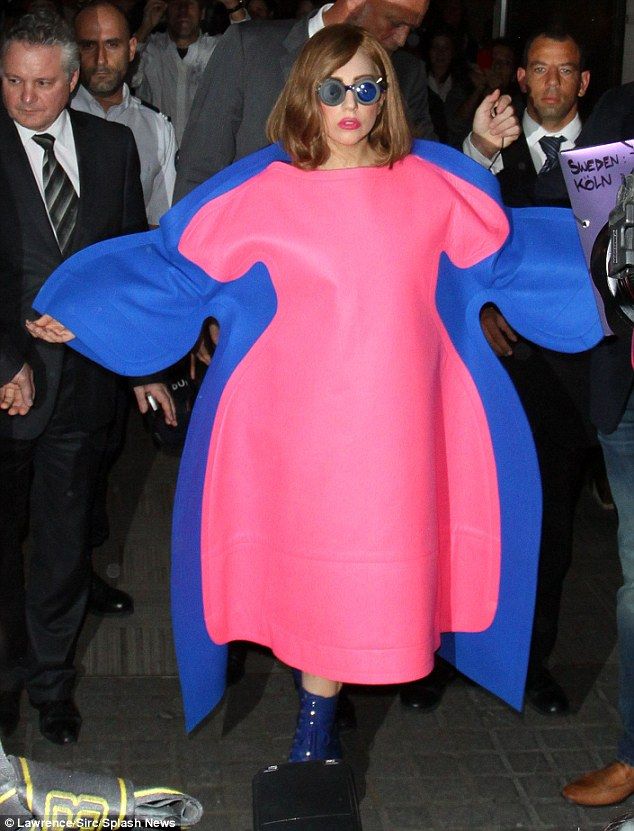 JoshJWoodhaus's tweet photo. Lady GaGa ARTPOP #LG4 ERA 24/9/2012 https://t.co/UhF66Xy9oc