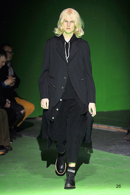 FearOfGod2013's tweet photo. COMME DES GARÇONS HOMME PLUS 25AWのジャケット欲しすぎる。13AWのドッキングコートを愛用している人間としては買うしかない。 https://t.co/KUMEf3ipQy