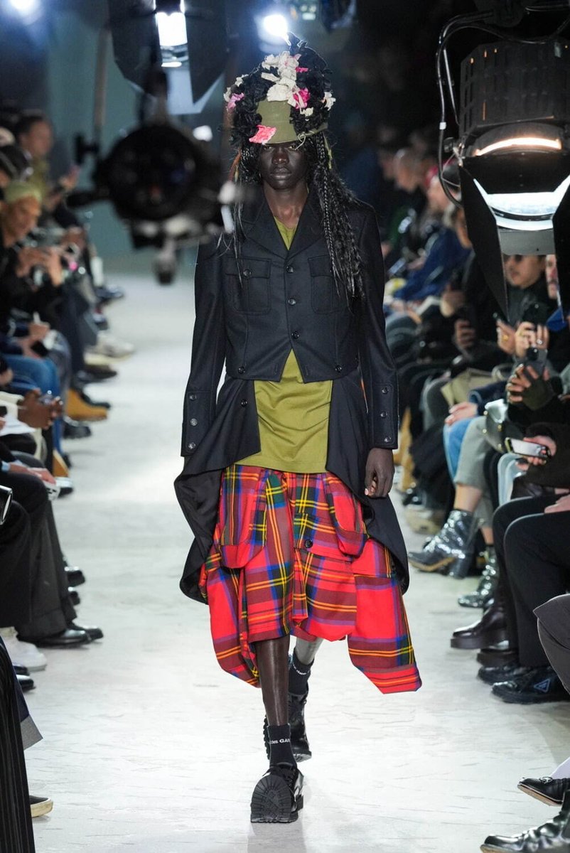 FearOfGod2013's tweet photo. COMME DES GARÇONS HOMME PLUS 25AWのジャケット欲しすぎる。13AWのドッキングコートを愛用している人間としては買うしかない。 https://t.co/KUMEf3ipQy
