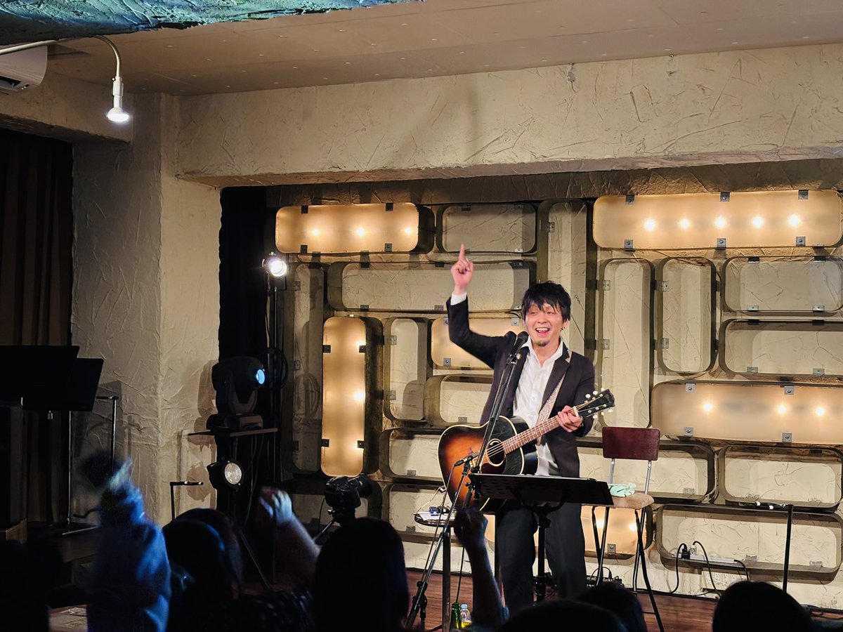 Takefully's tweet photo. 「LIVE MOIKA 2nd」東京編
お越し下さった皆さん、配信でご視聴頂いた皆さん、誠にありがとうございました！
2025年の船出に相応しい、笑顔溢れる一夜になりました。
今年も沢山のステージで、皆さんの笑顔に会える事を楽しみにしています✌️

明日は栃木の皆さんとLIVE MOIKAを楽しみますよ🎸 https://t.co/3wDqvgDJiB