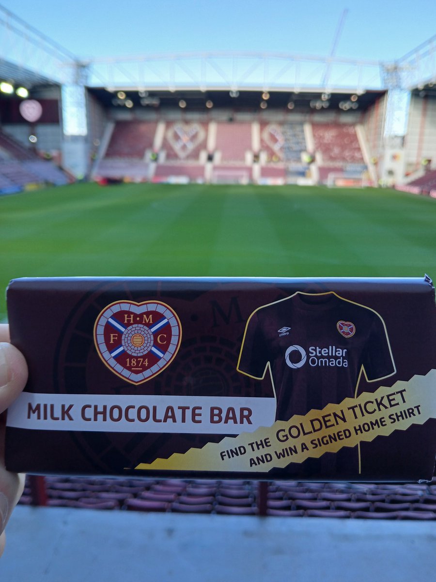 Nice little present from 2 Argentinian supporters visiting Tynecastle for the first time today. 

That's how to treat your SLO.....
