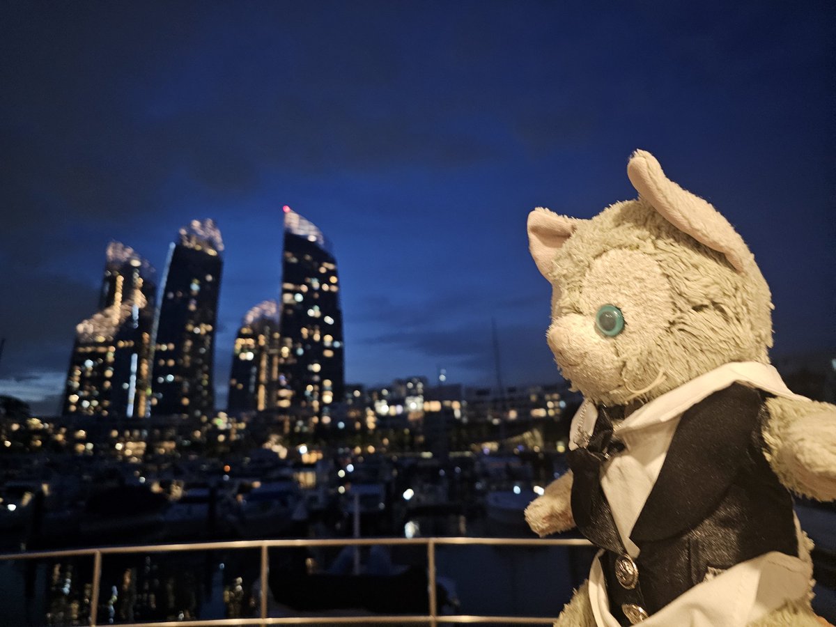 Early CNY dinner with friends on the boat!