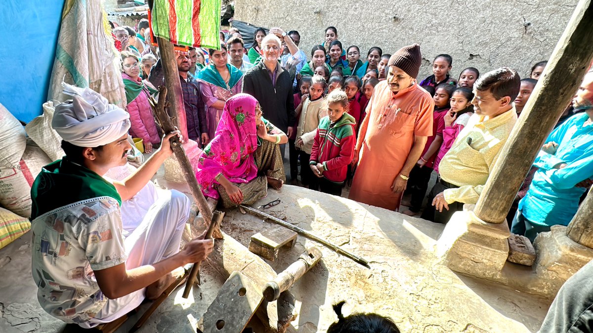 KismatGohil's tweet image. મારી કોલેજ શ્રી એચ.કે આર્ટ્સ કોલેજ દ્વારા એન.એસ.એસ કેમ્પનું જાંબુથલ ગામે આયોજન કરવામાં આવ્યું. #nsscamp