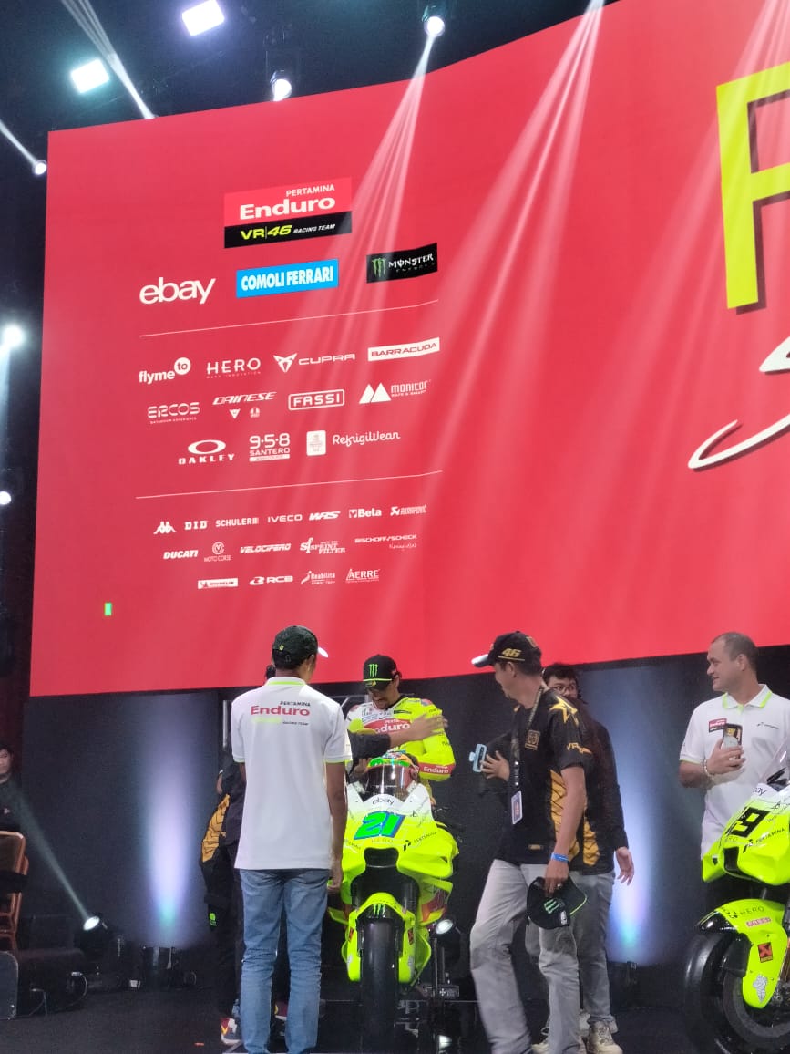 fcvrindonesia's tweet photo. Dear Rossifumi..!!

Malam hari ini, FCVRI turut hadir dan memeriahkan launching dan presentasi Team MotoGP Pertamina Enduro VR46 Ducati... https://t.co/hYe20S4LNQ
