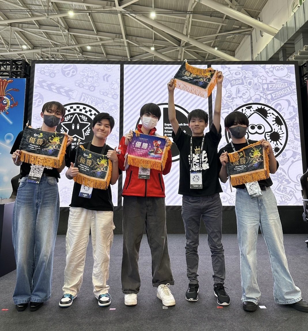 rrchocopero's tweet photo. 台北ゲームショウ2025フレンドリーマッチ優勝🥇
今回はいつも以上にガチガチに緊張してしまいましたが、台湾・香港の選手や運営の皆様がとてもフレンドリーで最高に楽しかったです！ありがとうございました！！！！！！ https://t.co/Q7xRXR12iB