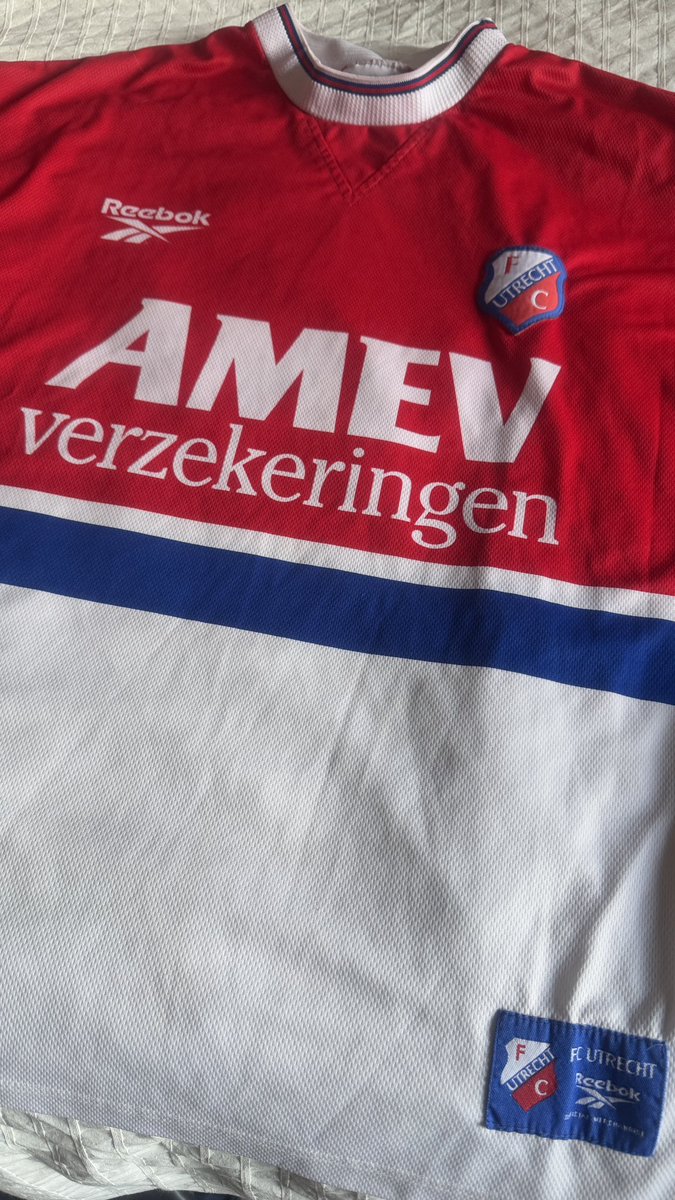 michadrost's tweet photo. Goeie ouwe tijd ❤️ home kit 1987-1988. Durf te dromen. @fcutrecht #uuuu #fcutreg #030 https://t.co/xYXcTEbHVX