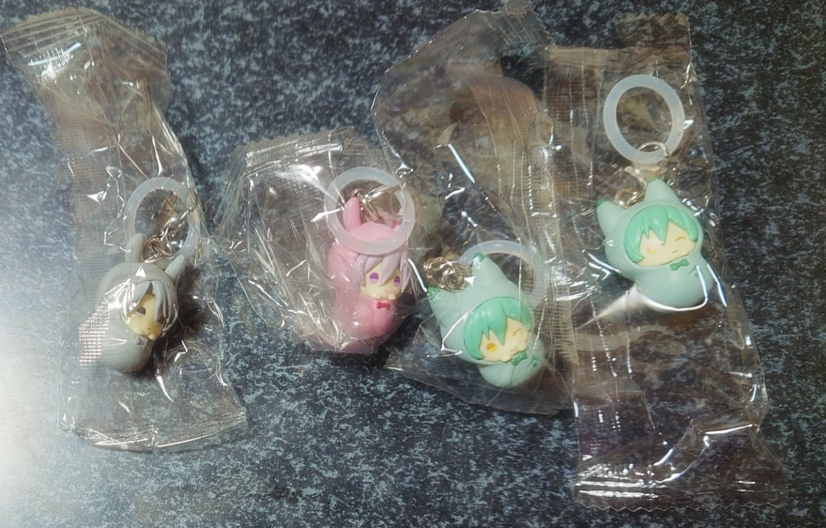 samu222R's tweet photo. 【交換】

アイドリッシュセブン めじるしアクセサリー

譲→楽、天、悠
求→同種 百(1点)、巳波

2点まとめて交換出来る方優先。
また、こちらが譲渡交換に出している異種(カプ缶など)との交換も検討します。

🔍 アイナナ https://t.co/gnV2gjgrgs