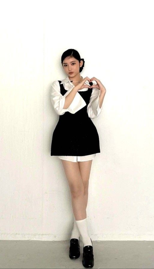 <a href="/jungewon/">J.</a> <a href="/ofBroughtHeat/">🐈‍⬛</a> “Semua Speech yang telah di sampaikan Mba Indy, Bang Juan dan Teh Elen dan Enviros semuanya eemoga kita  tetap bersapa baiknya walau nanti tidak bersama lagi. Saya selaku MC Wilona bersama rekan saya, Kak Achille —