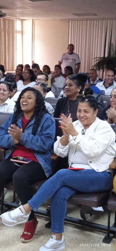 GlezEmerio's tweet photo. Muchas felicidades para todos los trabajadores de @minalcuba y en especial @geiacuba, todos comprometidos  con la producción de alimento para nuestro pueblo . #Bastión2024 https://t.co/61JbtRWWcf