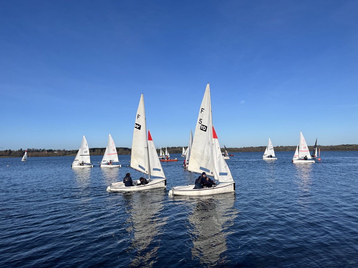 ⁦<a href="/MCSOxford/">Magdalen College School, Oxford</a>⁩ sailors with 2 brilliant wins against ⁦<a href="/durham_uni/">Durham University</a>⁩ this morning 👏🏼
