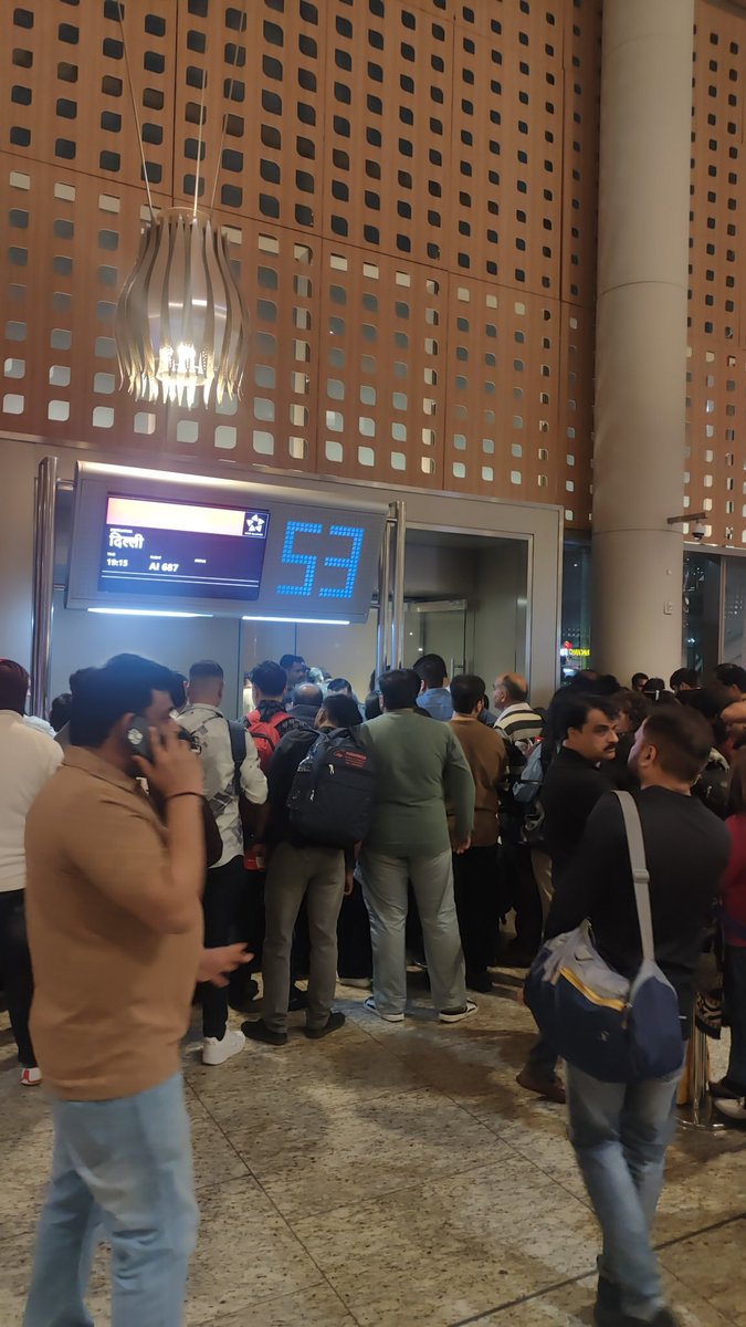 connectsrahul's tweet photo. Looks like @airindia cant live up to the expectation of a carrier people wud like to opt for in India
#AI687 delayed by 4hrs due to a #technicalsnag with zero communication to flyers via msg
Boarding staff completely useless making false promises &amp; no transperancy
@TataCompanies https://t.co/u9Hxpq9IvT