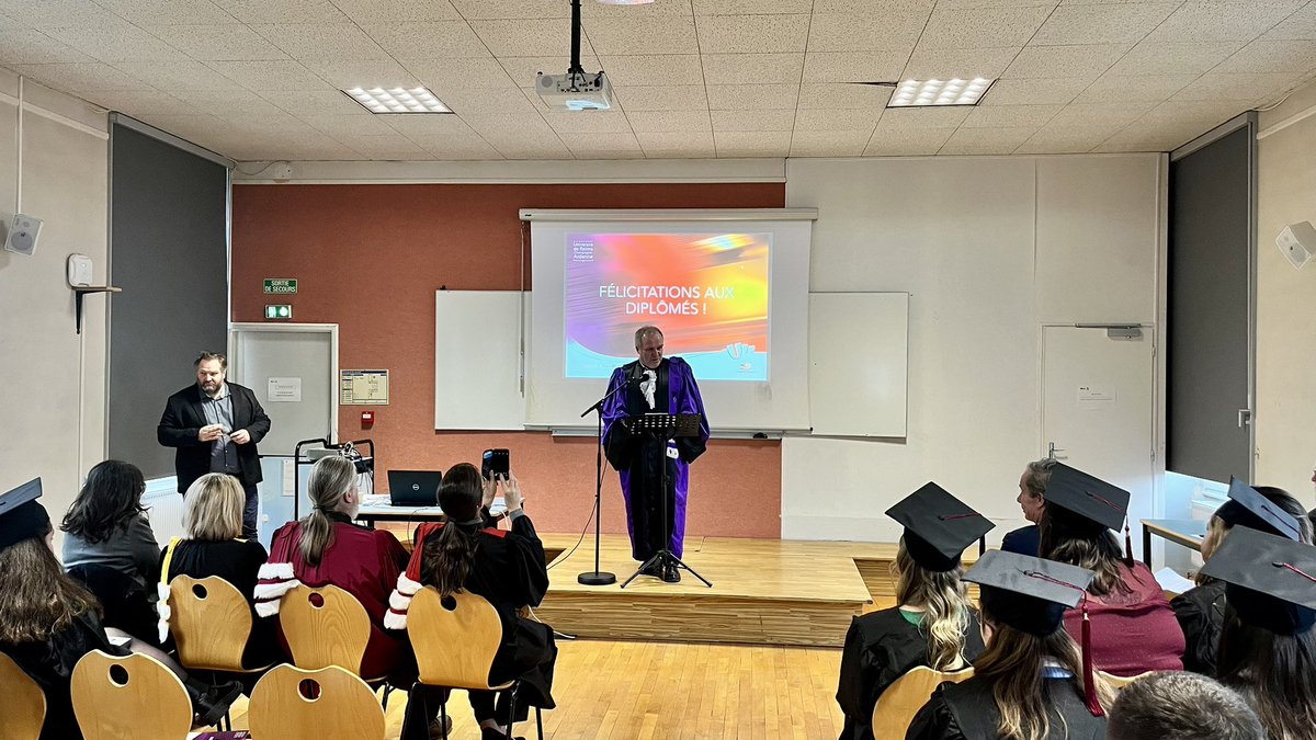 Inspé Reims (@inspereims) on Twitter photo Ce matin, nous avons célébré la réussite de nos étudiants de Chaumont, lors de la cérémonie de remise des diplômes des master MEEF 1er degré.
Félicitations à toutes et tous 🎓👏🏻 <a href="/Ville_Chaumont/">Ville de Chaumont</a> Ce matin, nous avons célébré la réussite de nos étudiants de Chaumont, lors de la cérémonie de remise des diplômes des master MEEF 1er degré.
Félicitations à toutes et tous 🎓👏🏻 <a href="/Ville_Chaumont/">Ville de Chaumont</a>