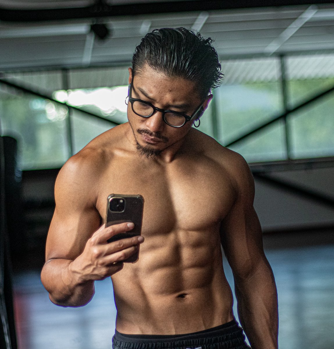LaupWing1994's tweet photo. I've lifted for over 15 years.

Over 5247 different dumbbell exercises and you only need 11.

Here are the 11 essential dumbbell exercises.

~Bookmark this to build an aesthetic body with only dumbbells.~ https://t.co/sEviZNLLYu