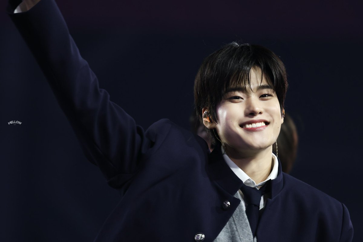 250111 #SOHEE

넌내가제일좋아하는것중젤좋아하는거 ..🧡❣️
 
#RIIZE #라이즈 #소희