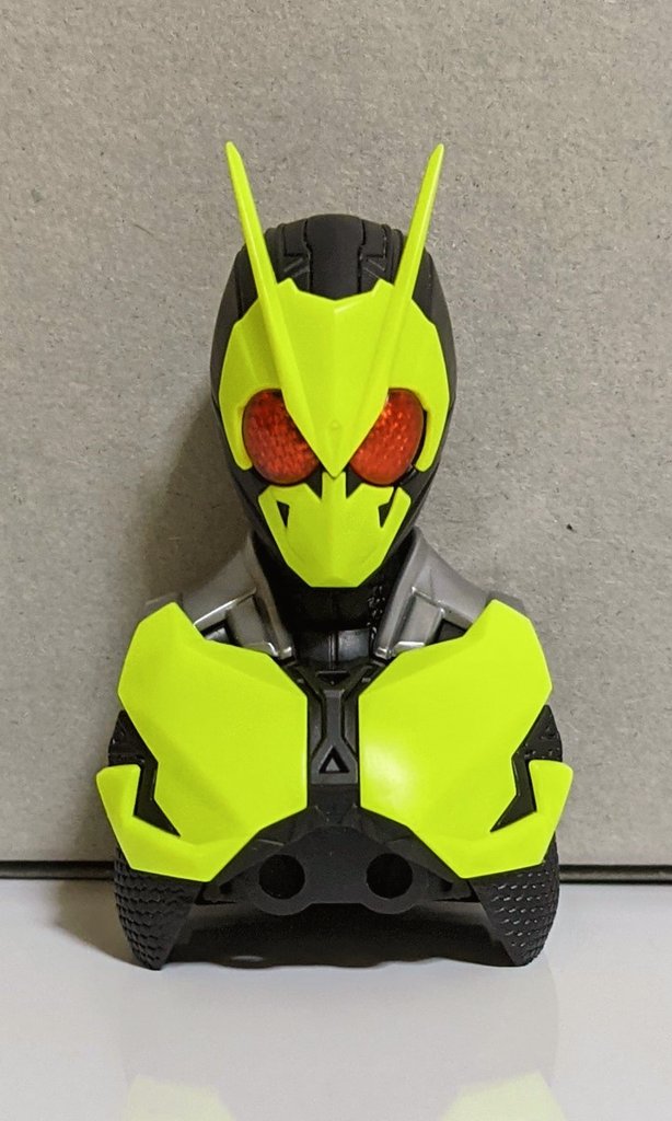 papasu67's tweet photo. フィギュアライズのゼロワン

ライダー系は初なのでシールの多さに驚きつつも造形自体はかなり良さげ

ダーク系で塗る予定なのでワルっぽく複眼を気持ちツリ目にして
マスク部分をスーツに寄せて今日はここまで https://t.co/QimNoSfgws