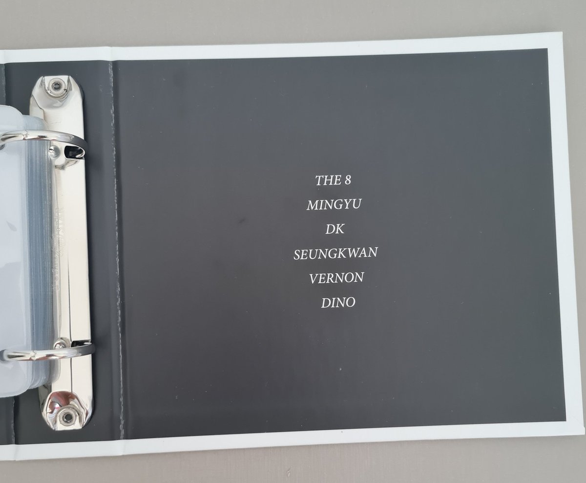 lolacorujinha's tweet photo. Vendo Binder oficial Follow Tour
(Comprado direto no wvs)
Capacidade 88 photocards
80,00+frete
Pagamento imediato
Envio por SF
#vendaetrocakpop
#SEVENTEEN #followtour https://t.co/n0WA1LJ3eq