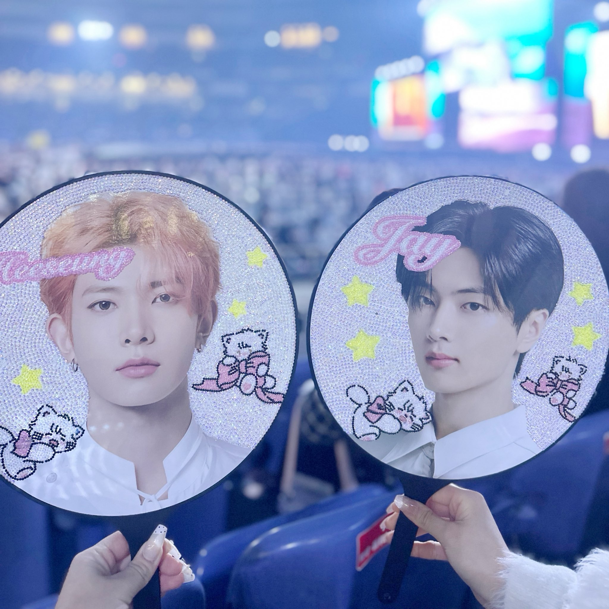 mm (@idol_min9hee) / X