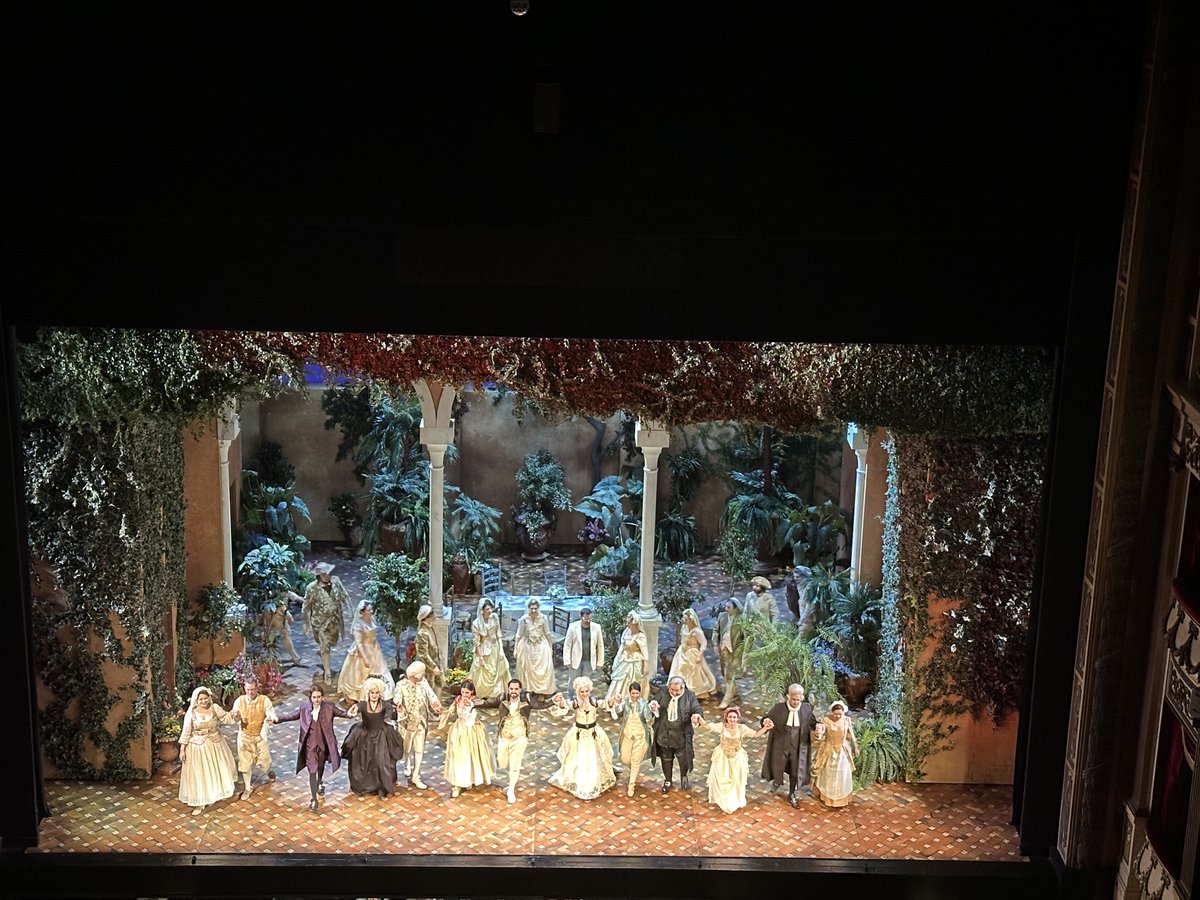 RamonSobrino1's tweet photo. Anteanoche, en @teatrocampoamor, ensayo general de #LasBodasdeFígaro #LeNozzediFigaro de #DaPonte y #Mozart, de @operaoviedo
Una de las mejores óperas de la historia de la humanidad.
Preciosa puesta en escena de #EmilioSagi
Esta tarde-noche, 19 h., primera función
@ovejerjc https://t.co/8kLMuSEpeu