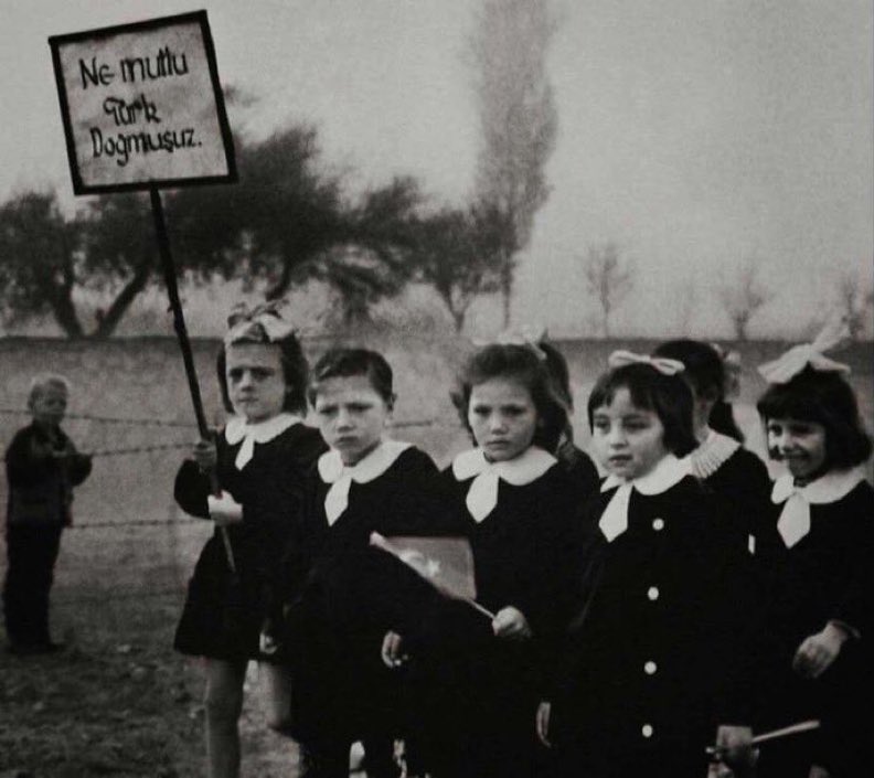 “Ne mutlu Türk doğmuşuz.”