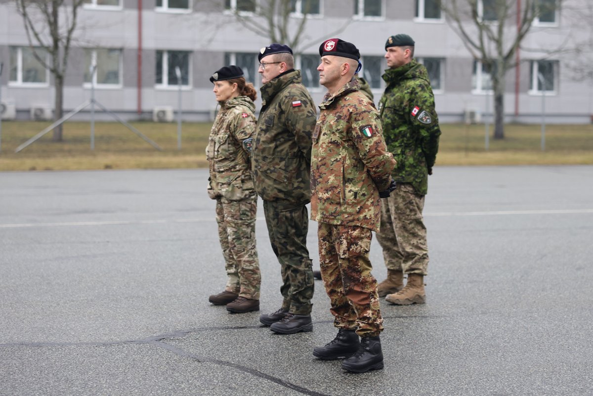 hqmndn's tweet photo. COM @NATOJFCBS, General Miglietta, together with Italian Chief of Defence, General Portolano🇮🇹, during their visit to Latvia 🇱🇻
They were greeted by #NATO commanders- @hqmncne LTG Dariusz Parylak, #MNDN MG Jette Albinus, and @MNBLVA COL Cédric Aspirault.
#WeAreNATO https://t.co/oJ79kFpFlx