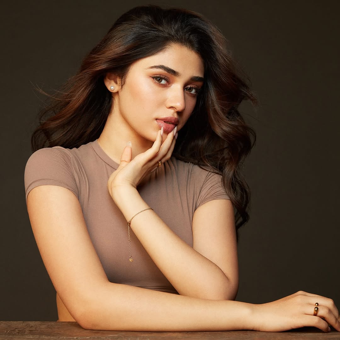 GiJSaLRWAAAdBrP?format=jpg&name=medium