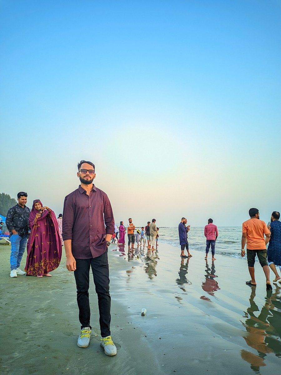 mdbedar111's tweet photo. সমুদ্রের ঢেউয়ের চেয়েও বেশি পজ! 😎 #BeachDay #Chillin https://t.co/alLzL0Neow