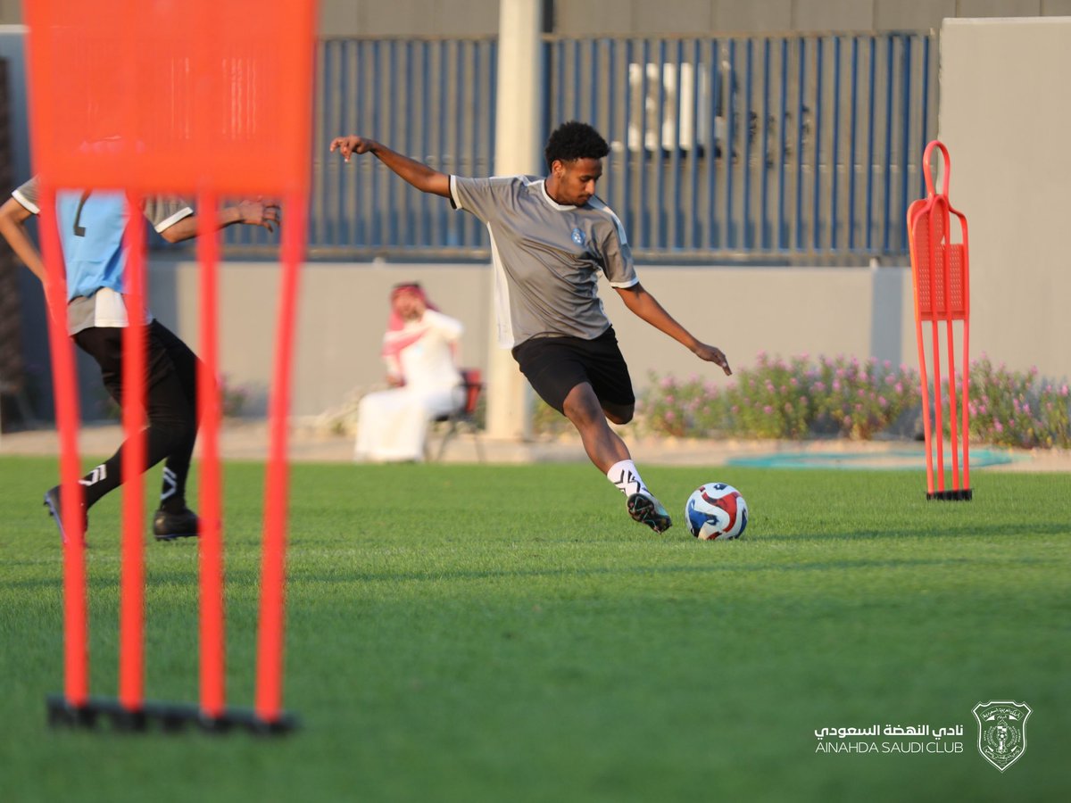 Al_NahdahFC's tweet photo. نستعـد لـتصفيات المملكة دور32 ⚽️💪🏻 

#النهضةU18 https://t.co/UfJ3XiMVMB