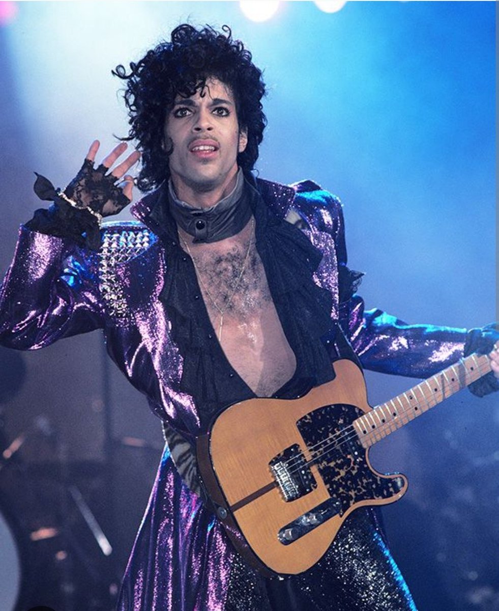 Yep, you're hearing us right!

Today is all about Prince!

We're dressing up like Prince, DJ Bang Van is spinning his music, and we will be putting raspberry syrup in your beer (if you want it, of course 😋)

Open 12-9. Music 2-9. Pizza 4-sell out @pizzamoto.

Game...Blouses.
