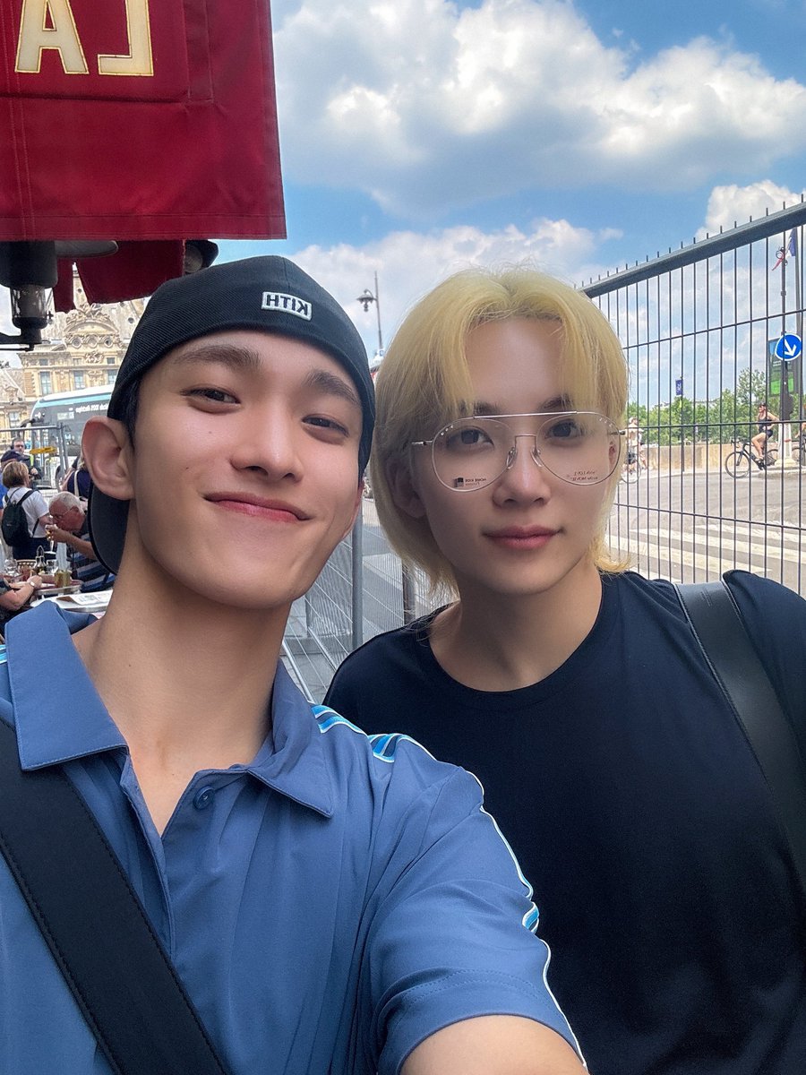 jeonghaniy04n's tweet photo. This was probably their last food trip date overseas ☹️☹️☹️ I miss you my SeokHan. https://t.co/7RFWsD6XDK