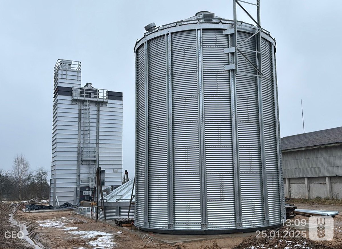New organic church ⛪️ in Pociems 🇱🇻
Great job 💪🏿 in wintertime ❄️
sia Grīnis organic farming 🌾