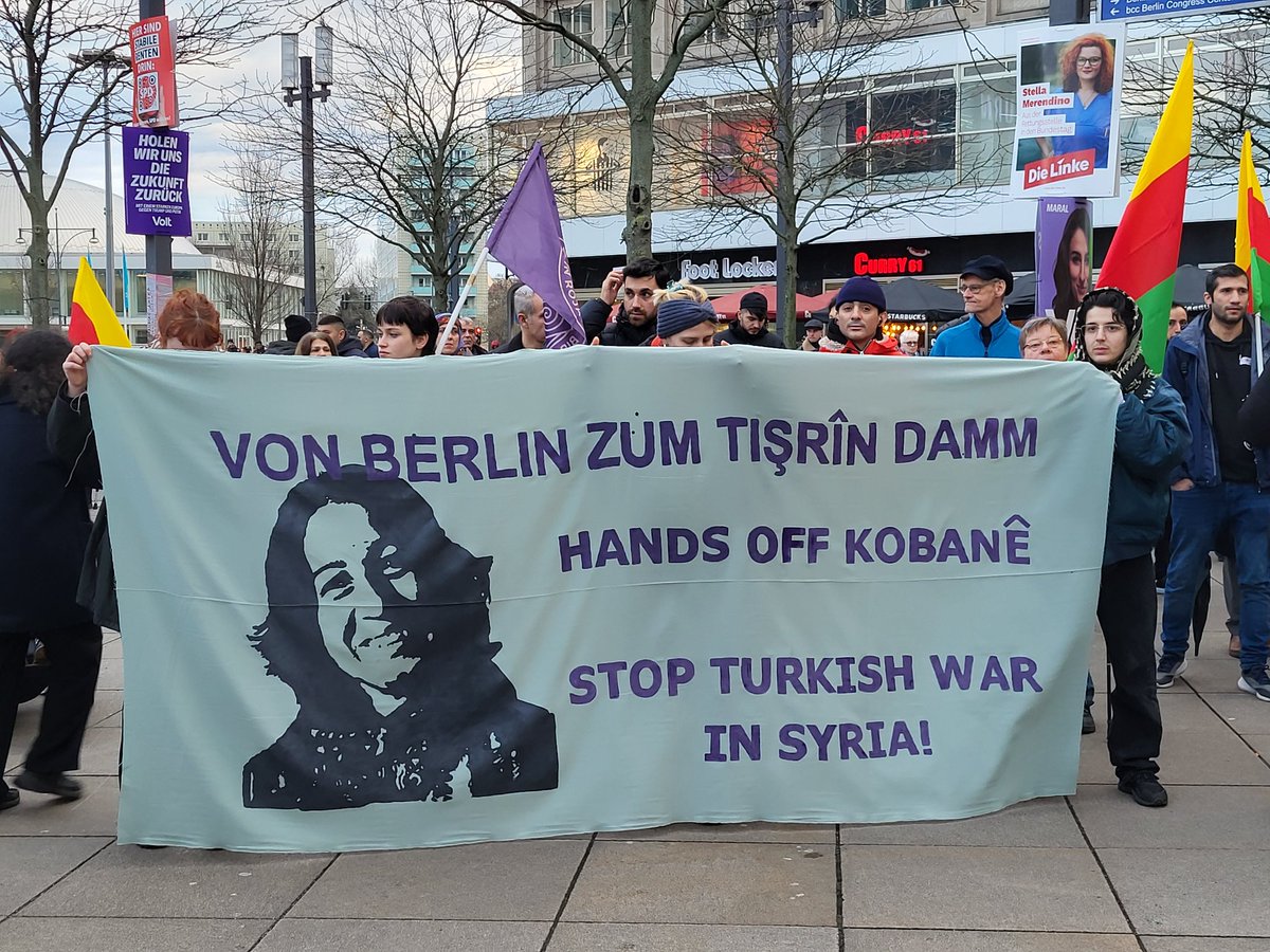 FuocoSavinelli's tweet image. Solidarität mit Rojava #Riseup4Rojava #b2501