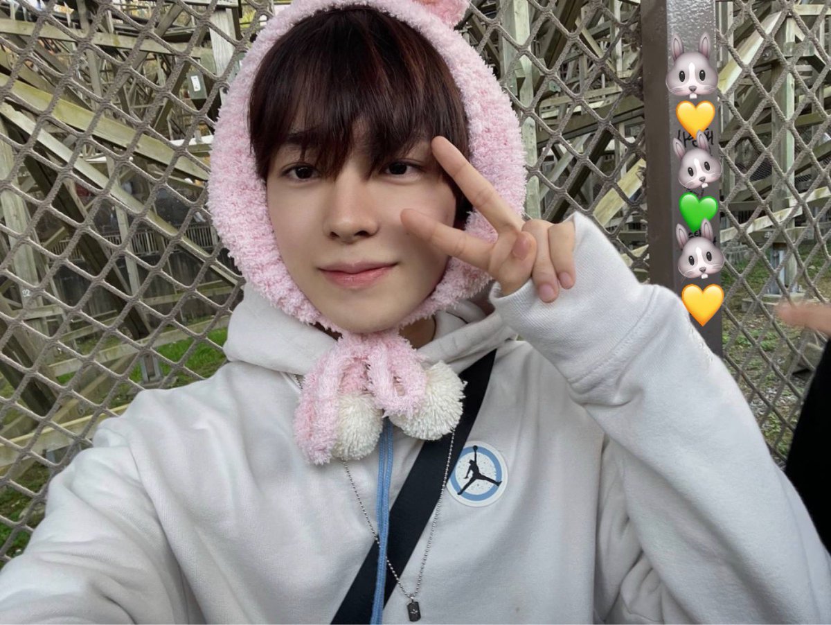 uushi_com's tweet photo. 유우시 생일에 놀이공원 가고싶은 이유알것같아서 웃음나 행���한기억 가득할거같슨 https://t.co/Zdn5WG3s9J