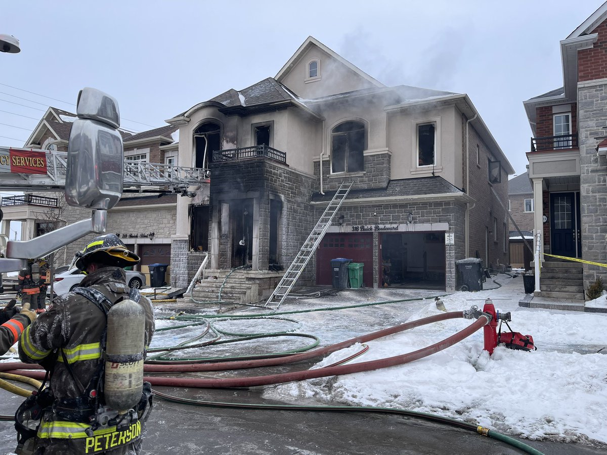 NickRuller's tweet image. .@BramptonFireES is on scene of a 3rd alarm house fire in the area of Mississauga Road and Wanless Drive.

Crews have rescued multiple occupants and transferred patient care to @Peel_Paramedics who have transported them to area hospitals.

Defensive operations are now underway.