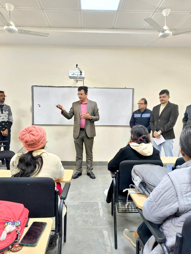 BKN_NIELIT's tweet image. #31DEC2024
Industrial visit by #Rameshwar_Vyas CEO &amp;amp; founder of #Ranosys at NIELIT East Centre, Bikaner, A lecture organized for the students about the importance of communication and use of Social media in the IT Sector to succeed in their goals and positions in future. @ranosys