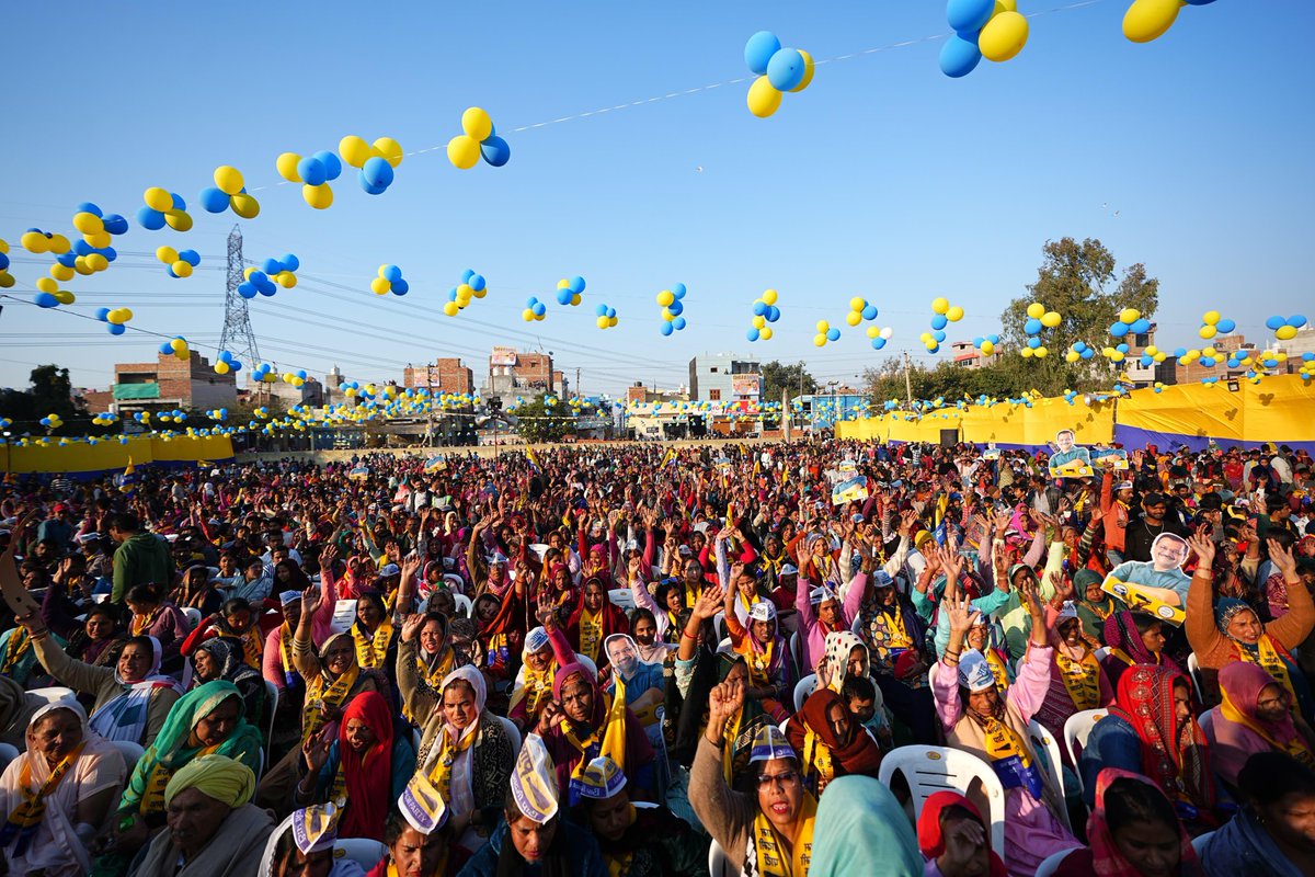 केजरीवाल की जनसभा में उमड़ा ये जनसैलाब
भाजपा की जमानत ज़ब्त करने की गारंटी है 🔥

📍नरेला विधानसभा