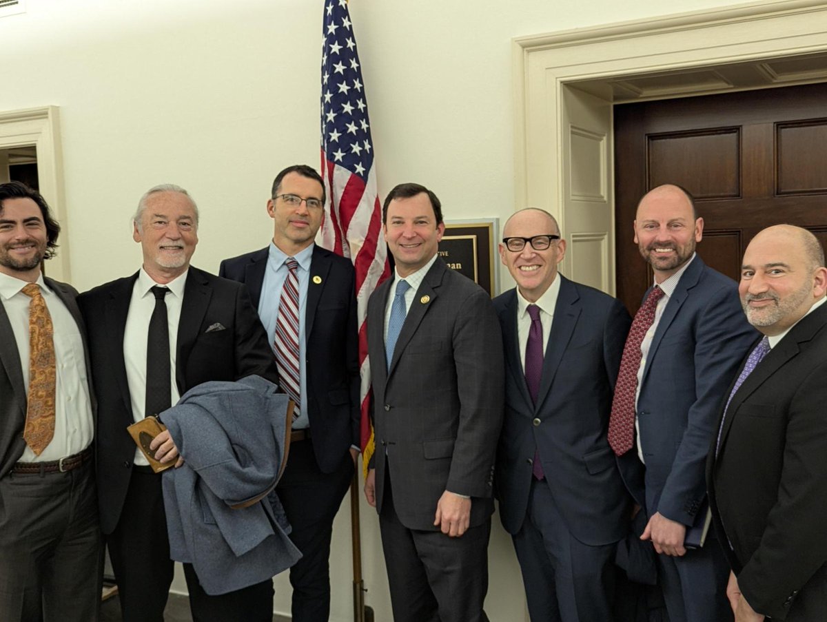 <a href="/SomeFuck_algo/">somefuck.algo</a> I'm Dagnum 🤝

I was just in Washington DC talking about how American Blockchains like $ALGO are already transforming United States with Real World Adoption 

Who are you?