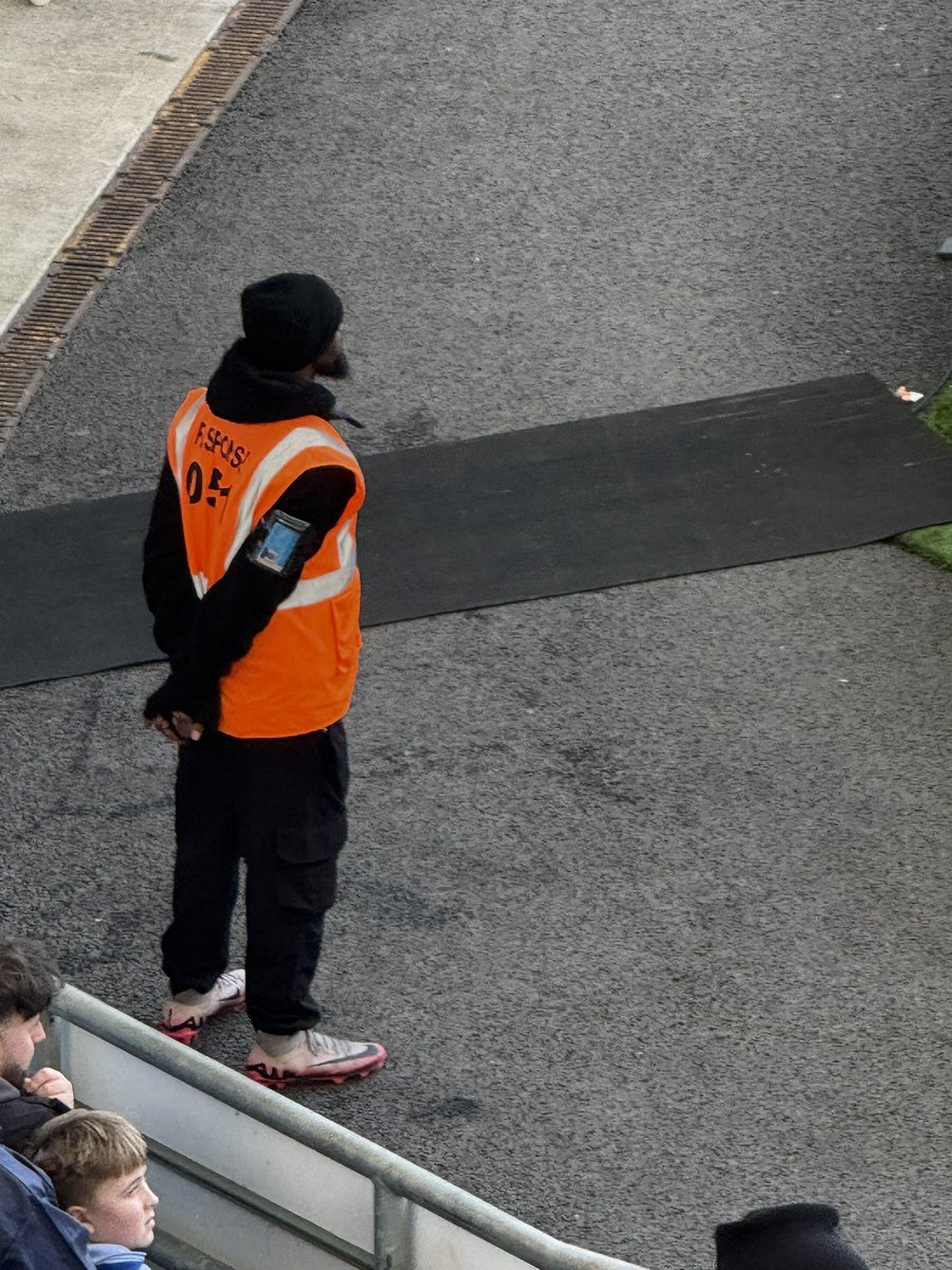 Coventry steward ready to pull a shift in midfield #Coventry #WatfordFC