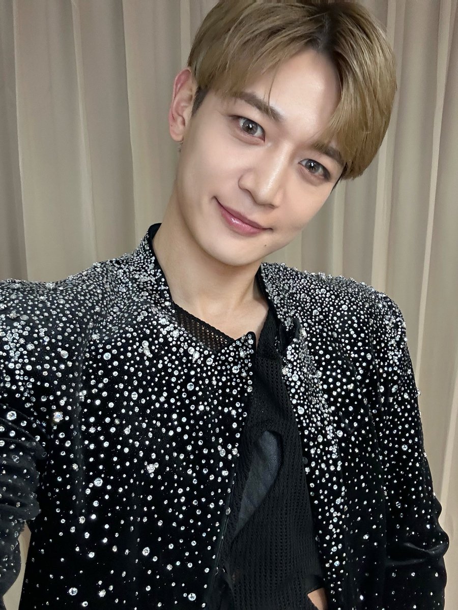 SHINee's tweet photo. 我每時每刻都得到了很多的愛🩵謝謝大家💎下次見💙

2025 MINHO CONCERT <MEAN : of my first> 
💎KAOHSIUNG🩵

#MINHO #민호 
#SHINee #샤이니 
#2025MINHOCONCERT #MEANOFMYFIRST_KAOHSIUNG
#민오브마이퍼스트_가오슝 #민호마이퍼스트 https://t.co/SzXi54XHT6