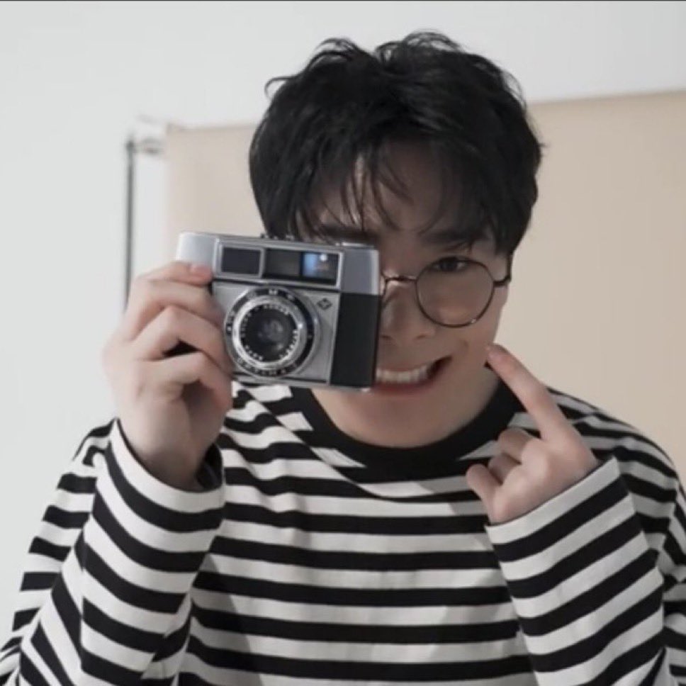 Y00N_DDAN's tweet photo. 계속 함께하자 우리💜
 #누구보다_빛나는달_빈아_생일축하해 https://t.co/JtPEYngb3Y