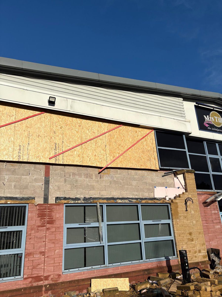 EmergencyRepUK's tweet photo. In the last 24 hours, our Emergency Repair teams have been busy securing offices &amp; shops across the UK after severe weather. Recent job: Mrs. Tilly's in Larbert – wind &amp; water-tight again! 🌪️ Need help? Visit https://t.co/8aVfXYo5Sj &amp; book now! 🚐💨 #EmergencyRepairs #UK https://t.co/yADjy3LzOS