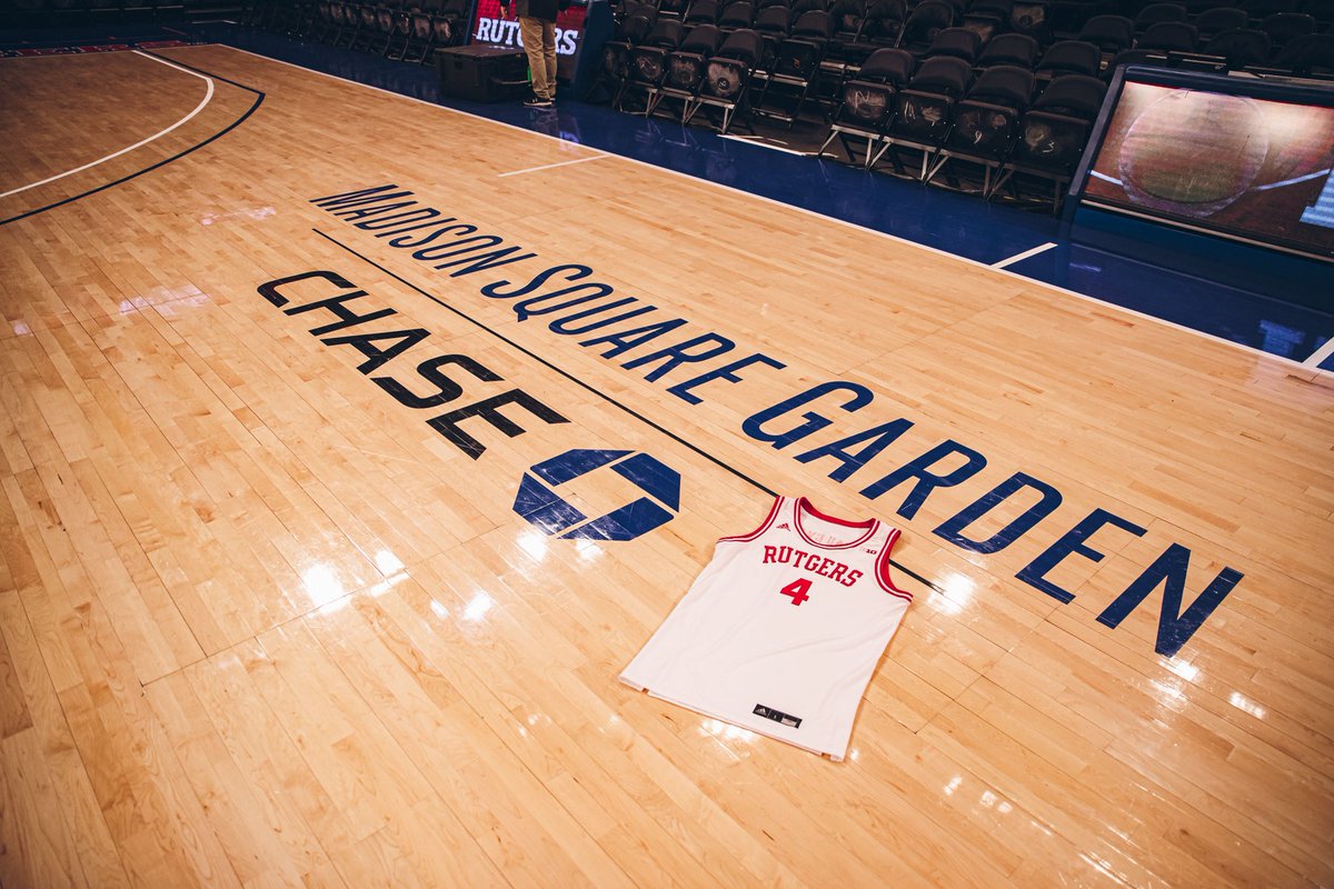 RutgersMBB's tweet photo. Throwbacks at the Mecca. 🍎

#TheKnighthood🛡️⚔️ https://t.co/VFKlnYoE4z