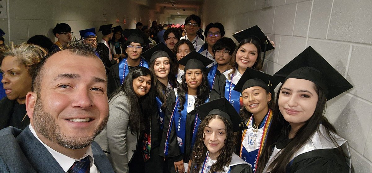 josesantos001's tweet photo. Congrats to @ChallengeECHS Fall Class of '24/'25! Funny story: y'all graduated from HCC first, then Houston ISD. In just 3.5 years, you’ve earned both an Associate's Degree and a High School Diploma. What an incredible achievement! The world is yours! #CECHS #ClassOf2025 https://t.co/WmN62Rlqn8