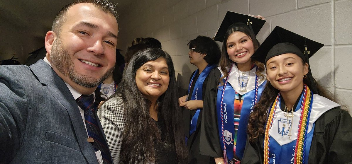 josesantos001's tweet photo. Congrats to @ChallengeECHS Fall Class of '24/'25! Funny story: y'all graduated from HCC first, then Houston ISD. In just 3.5 years, you’ve earned both an Associate's Degree and a High School Diploma. What an incredible achievement! The world is yours! #CECHS #ClassOf2025 https://t.co/WmN62Rlqn8