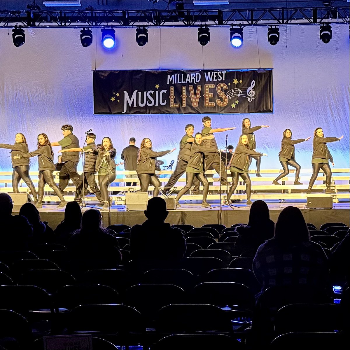 Principal_CK's tweet photo. Day 91 of #180daysofjoy (24-25) is for Bryan High‘s Surround Sound and their second performance of the show choir season at Millard West high school. They kicked off the open division with energy, confidence, and resilience. #ManyBearsOneBryan. https://t.co/7VZ5DEN3Jo