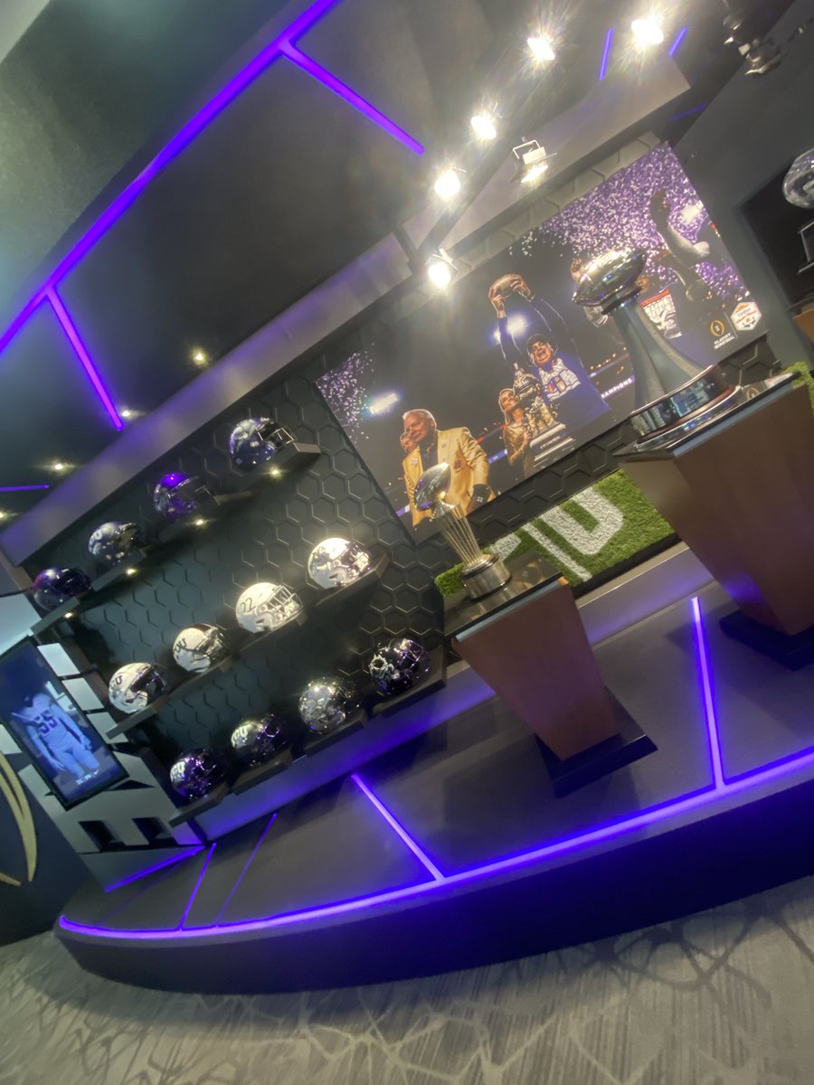 Jacorie012's tweet photo. Blessed to get an AMAZING visit at Texas Christian university @rajesh_murti @HerbansPaul @PassFootball5 #feelingfroggy🐸 https://t.co/nbNscYzRA1