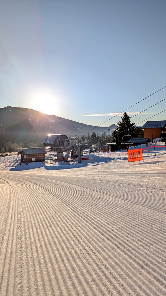 SummitSnow411's tweet image. Good morning from Summit Central! It's gonna be a beautiful day up here 🌞