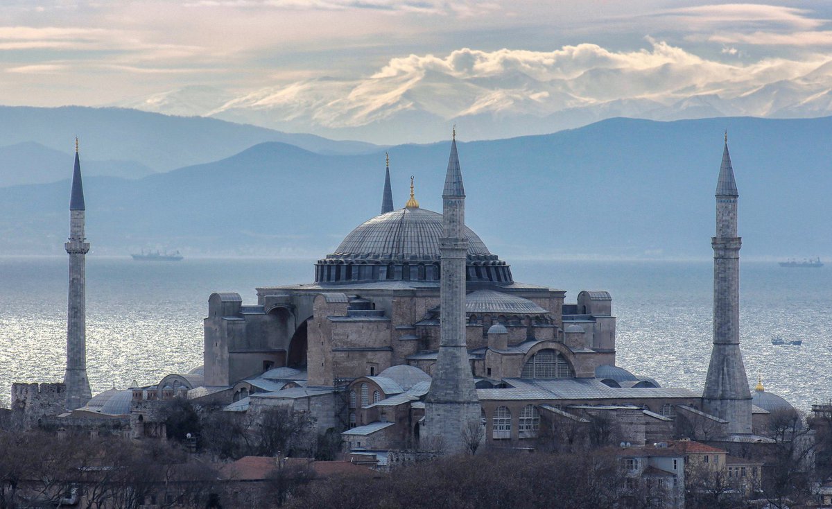 Ayasofya Camii ve Uludağ aynı karede

📷 <a href="/ali_basarir/">Ali Başarır</a>